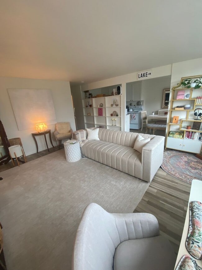 Photo - Villa Capri at Eastlake, Seattle