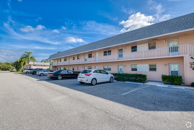 Building Photo - 18081 SE Country Club Dr Unit 30-299 Rental