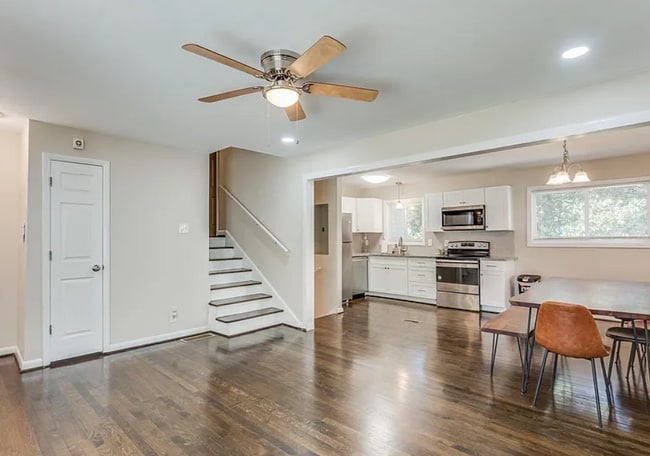 Photo - 2023 Jones Rd NW