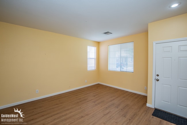 Photo - Fabulous 2Bdm 2.5Ba Home With Community Park & Pool.