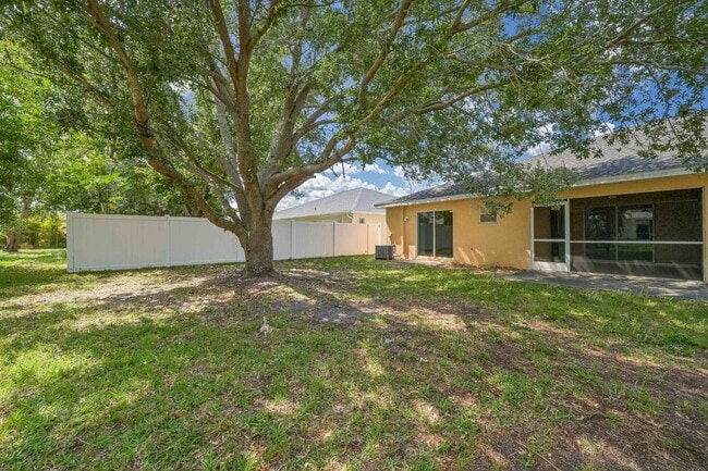 Photo - ** Rarely Available  ~ 3/2 Duplex W/ 2 Car Garage ~ Updated **