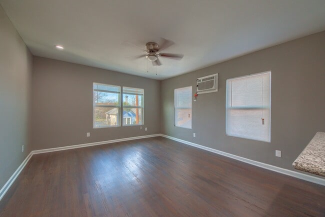 Photo - 114 Jacobs St Unidad 202