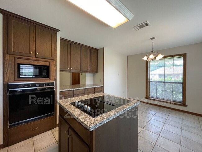 Photo - 2422 Riverside Dr
