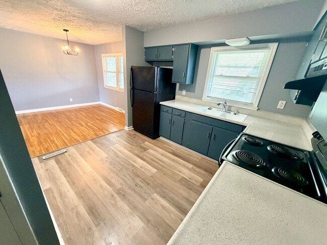 Photo - 1134 Oakwood Dr