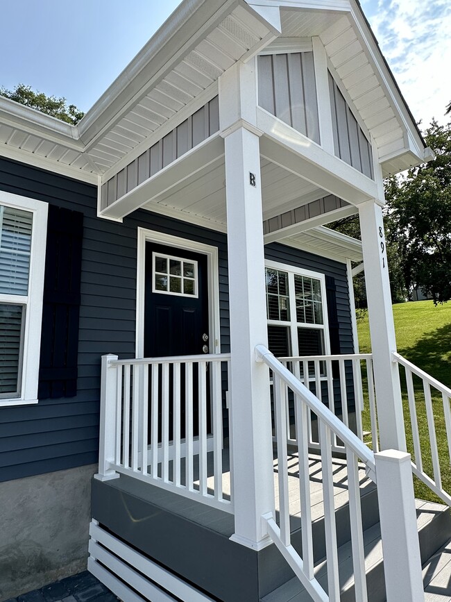 Beautiful exterior with plenty of detail - 891 Old Vinton Mill Rd NE Unit B Unit B