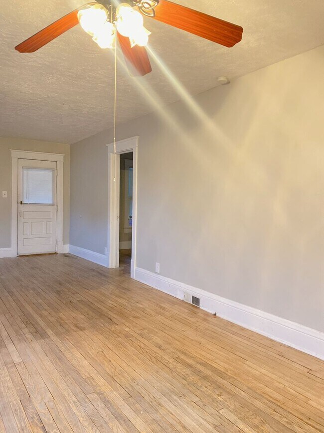 Photo - Benson 2 bed 2 bath with 2 additional non ...