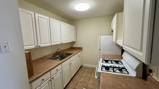 Photo - Great location! - FREE PARKING - Walk To S...