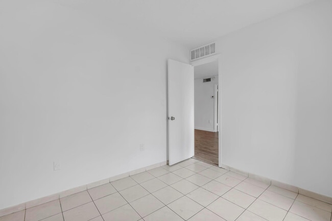 Photo - 4801 NW 7th St Unit 503-16