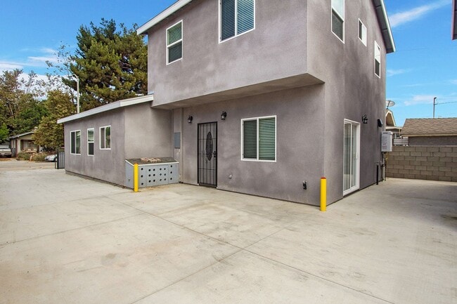 1740-1742 Rose Ave.