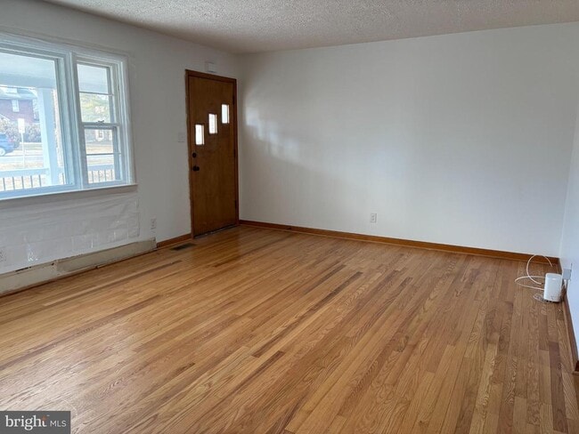 Photo - 8105 Winchester Ave