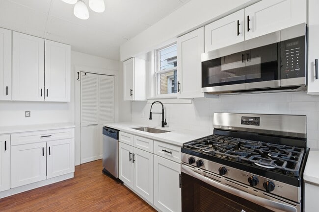 Photo - 240 Ridgewood Ave