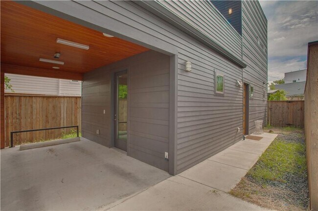 Photo - 3010 East 18th 1/2 Street Unit 2 Austin, T...