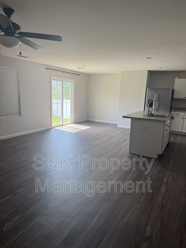 Building Photo - 112 Overstreet Ct