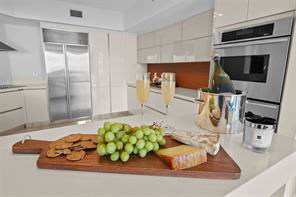 Photo - Northeast 183rd Lane, Aventura, FL 33160 -...