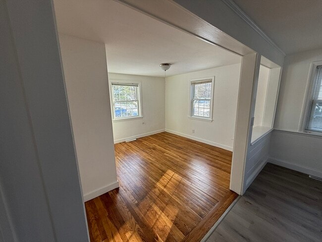 Photo - 91 Lower E St