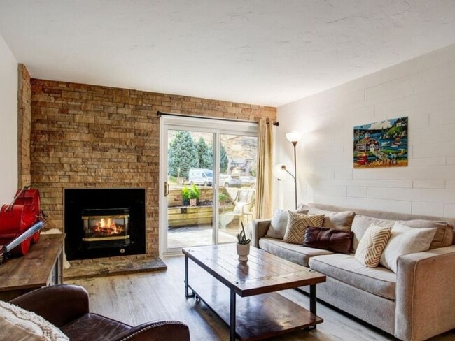 Photo - 1061 W Beaver Creek Blvd