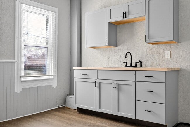 Photo - 3356 W 44th St