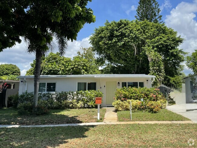 Building Photo - 5523 Columbus Rd Rental