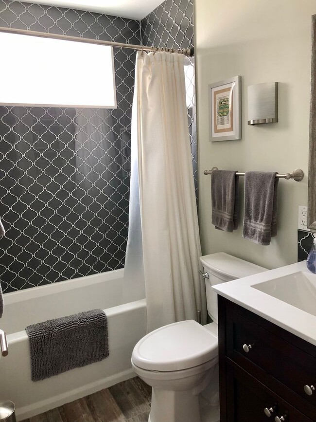 Photo - Modern 3BR+Den / 2BA Home W/Indoor & Outdoor Living, Views – PROGRESSIVE