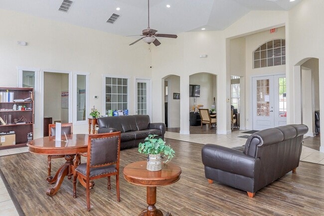 Photo - 9257 Somerset Rd