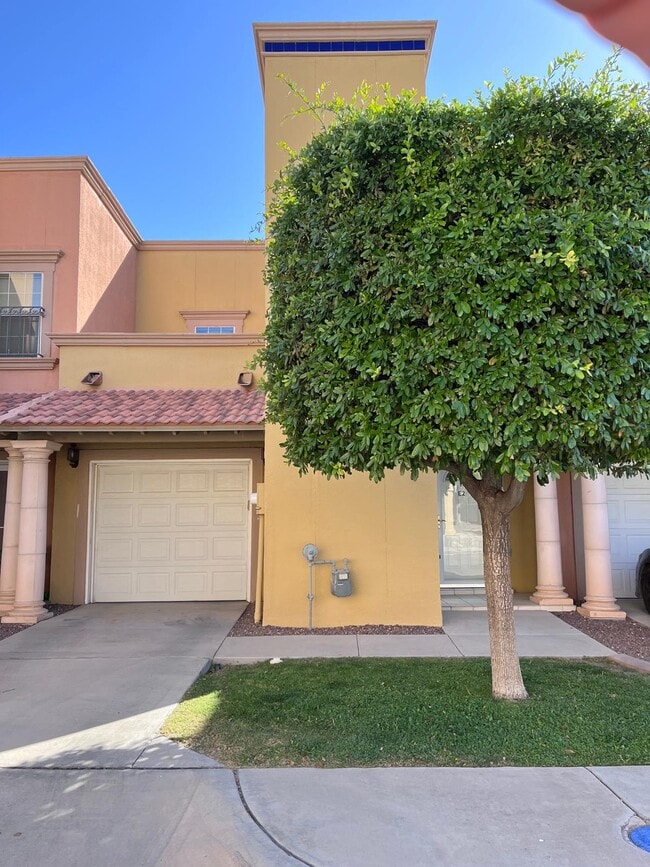 Building Photo - 3150 N Yarbrough Dr Unit E-2