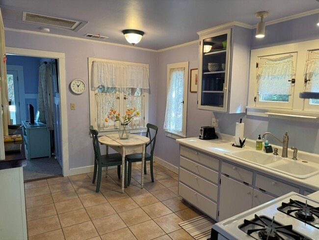 Photo - Private 1 bedroom home with pool and hot tub