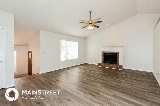 Photo - 408 Squire Dr