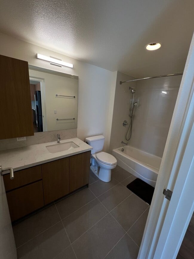 Building Photo - ** 2 BEDROOM 2 BATH** 2 covered PARKING, O... Unit 2008