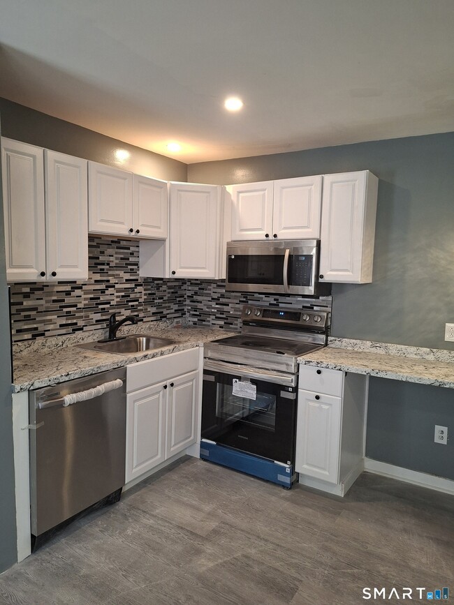 Building Photo - 7 Main St Unit 1