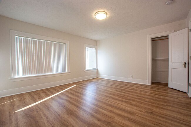 Photo - 3 Bedroom Duplex near downtown Omaha Unit 108