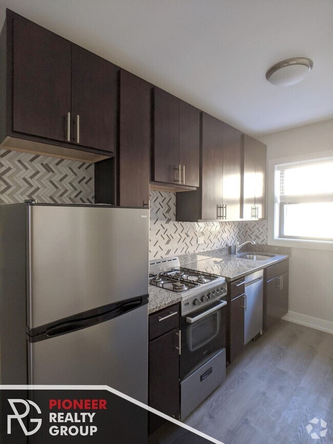 Building Photo - 423 W Belden Ave Unit 1 Rental