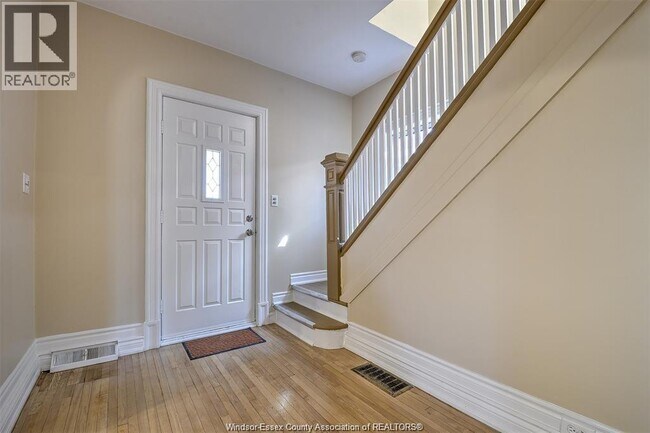 Photo - 1557 Lincoln Rd