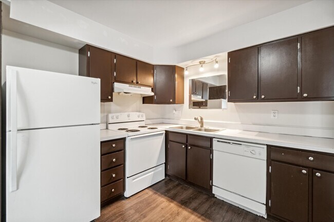 Photo - Country Club Park Apartments (320 S. Drake...