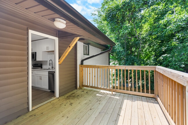 Photo - 3400 Clifton Ave Unidad D