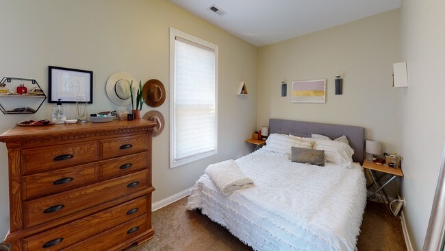 Photo - 3258 N Ridgeway Ave Unit 1F