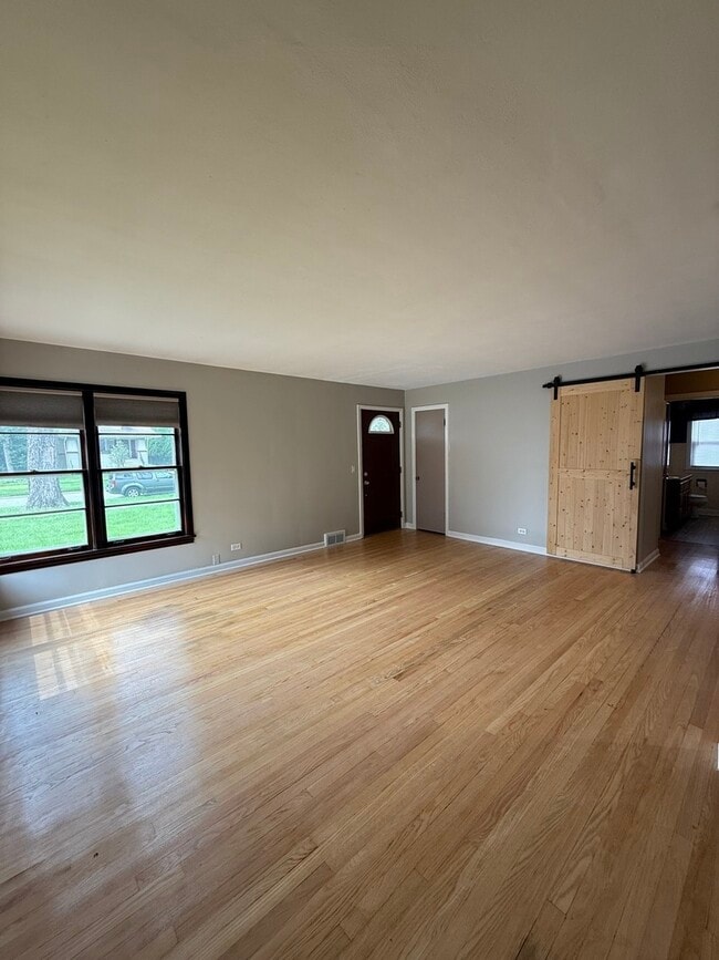 Photo - 479 N Elm Ave