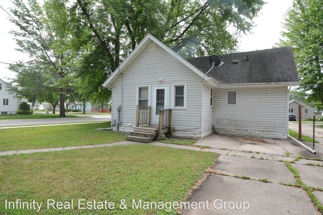 Photo - 2 br, 1 bath House - 800 12th Ave NW