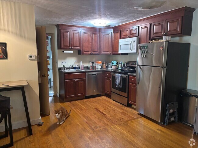 Building Photo - 443 Washington St Rental