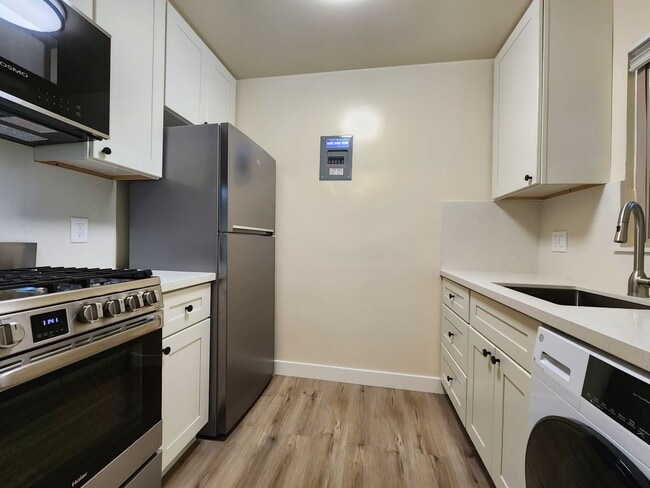 Photo - Updated one bedroom in downtown Palo Alto with in-unit washer and dryer. Unit 247