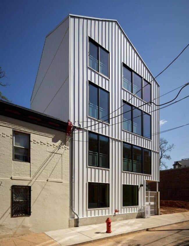 Photo - 2011 Cambridge St Unit D