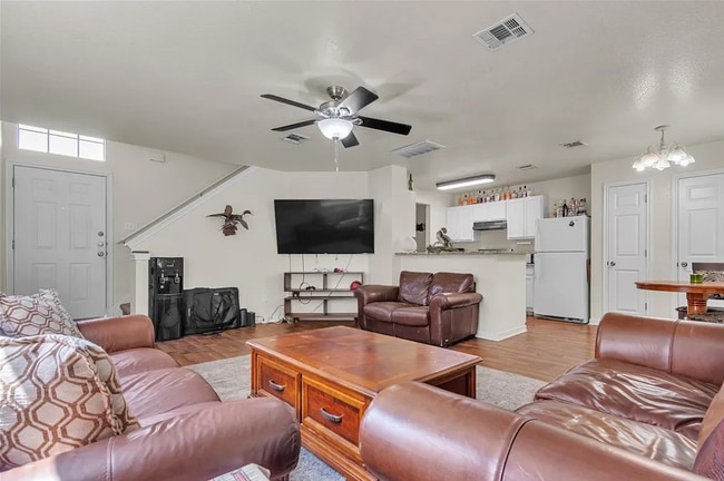 Living Space 1 - 899 Sagewood Trl Unit 899