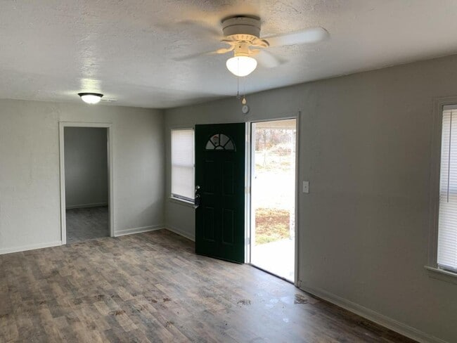 Photo - 1600 E Madison St