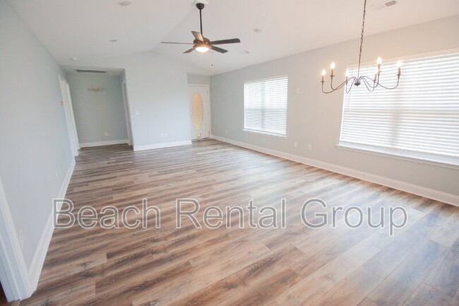 Photo - 410 Colin Claire Ct