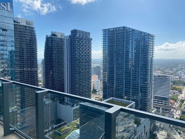Building Photo - 68 SE 6th St Unit 3204 Rental