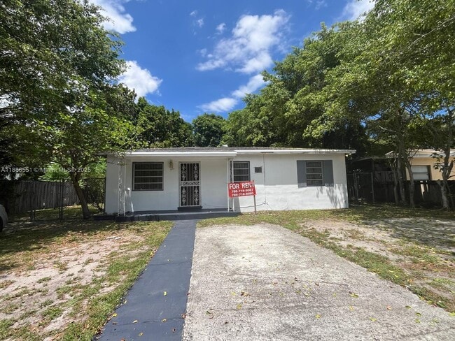 Photo - 1351 NE 149th St Casa