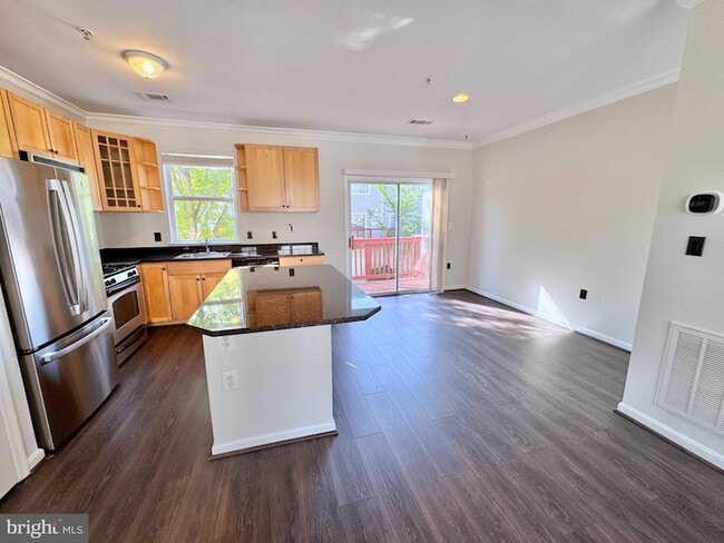 Photo - 21842 Jarvis Square