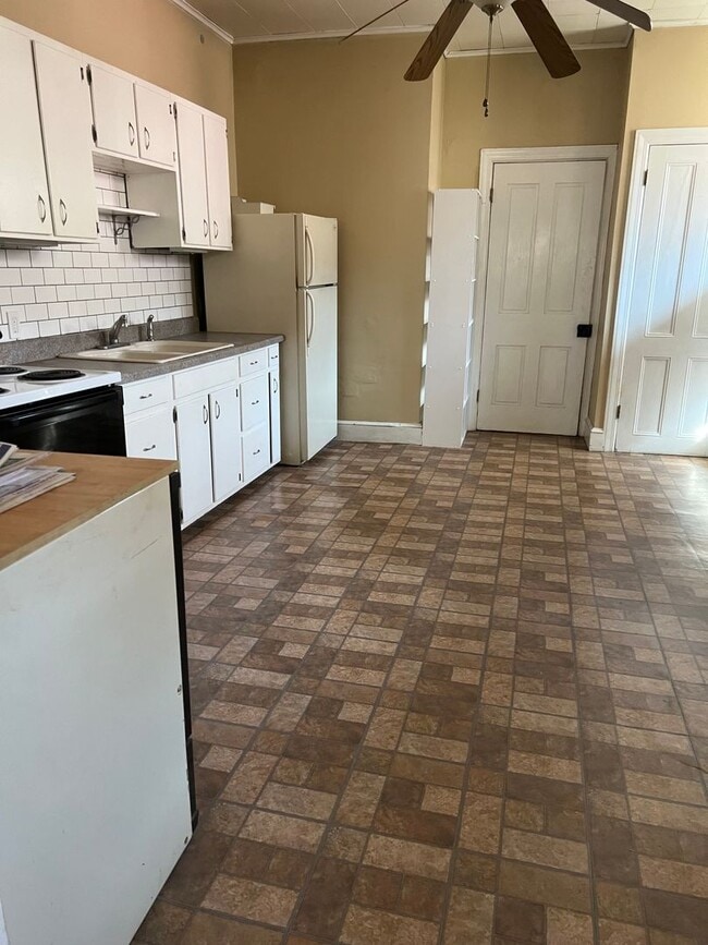 Photo - 233 Union St Unit 1