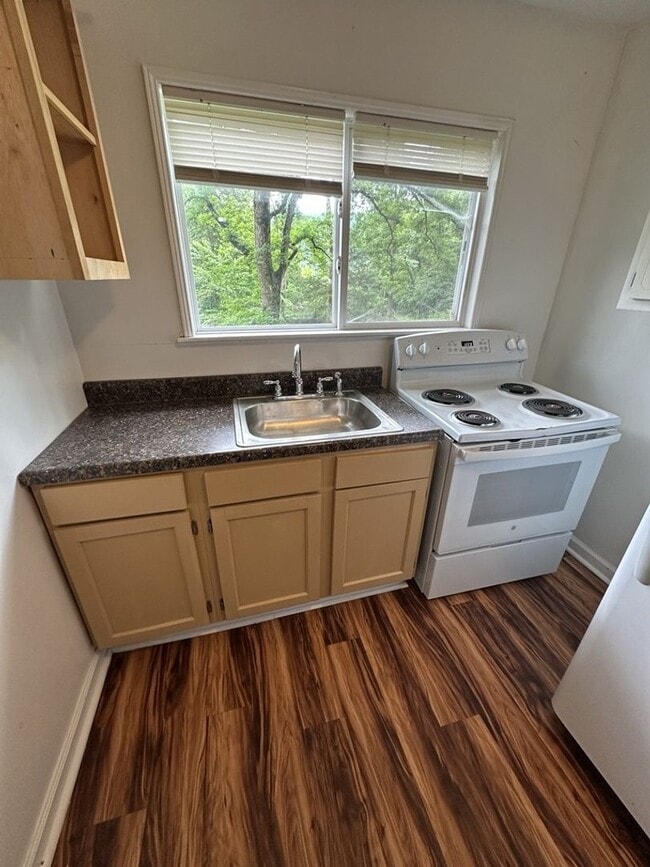 Photo - Charming 2-Bedroom Home in Lookout Valley – Pets Welcome!