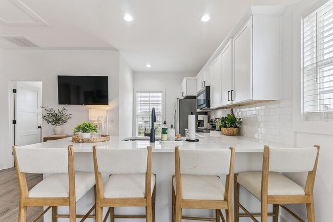 Photo - 211 Cicero St