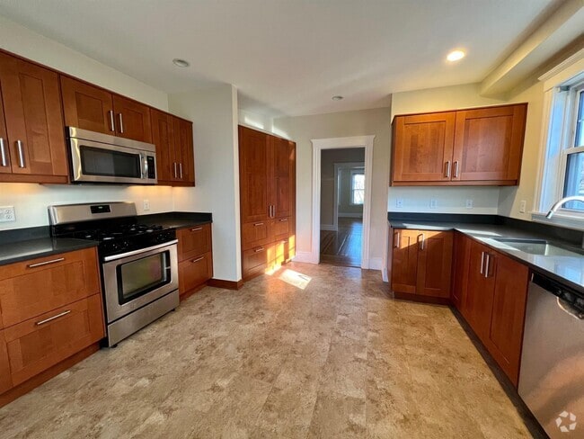 Building Photo - 200 Larch Rd Unit 1 Rental